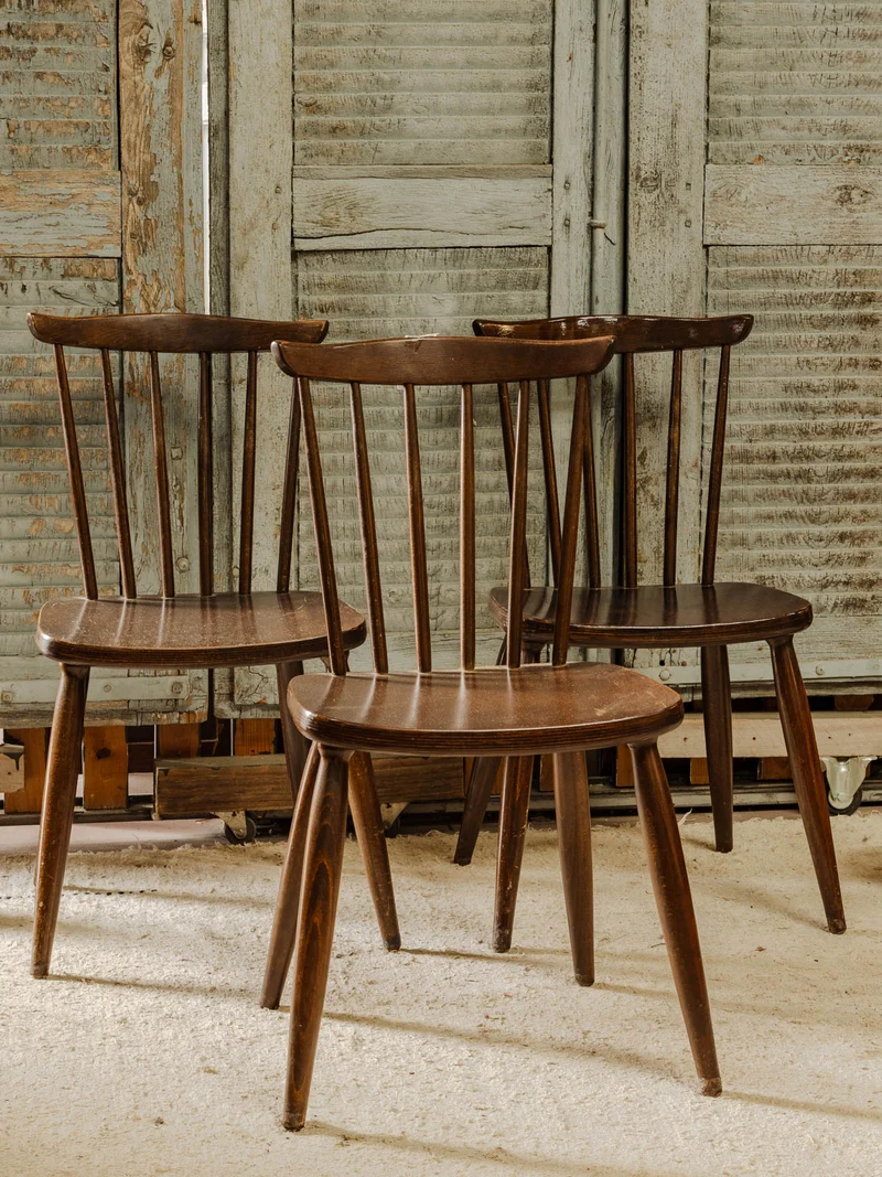 Claude, le lot de 3 chaises en bois N°1566