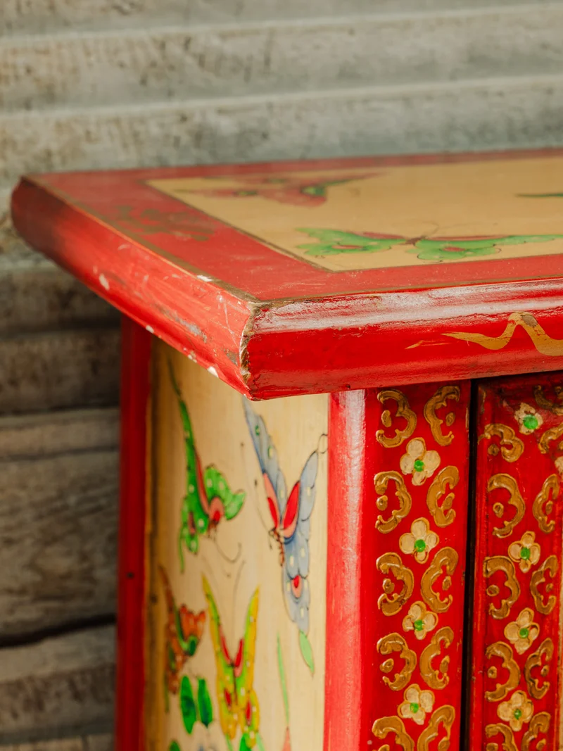 Blandine, la petite armoire asiatique en bois N°492