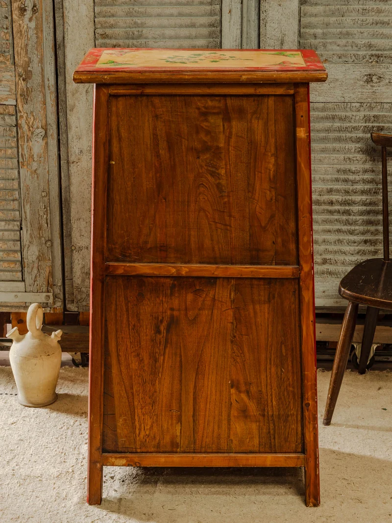Blandine, la petite armoire asiatique en bois N°492