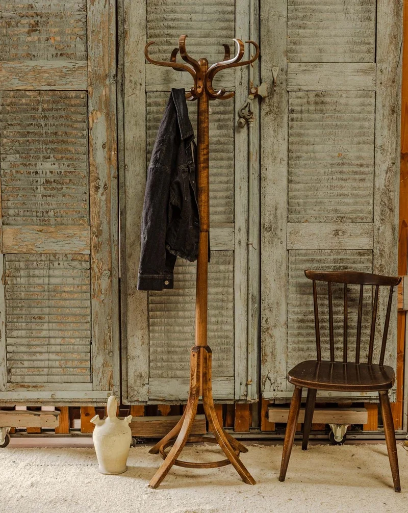 Max, le porte-manteau en bois N°458