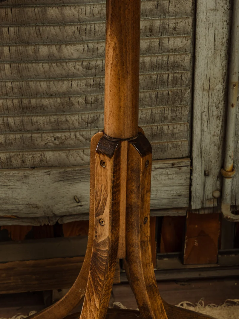 Max, le porte-manteau en bois N°458