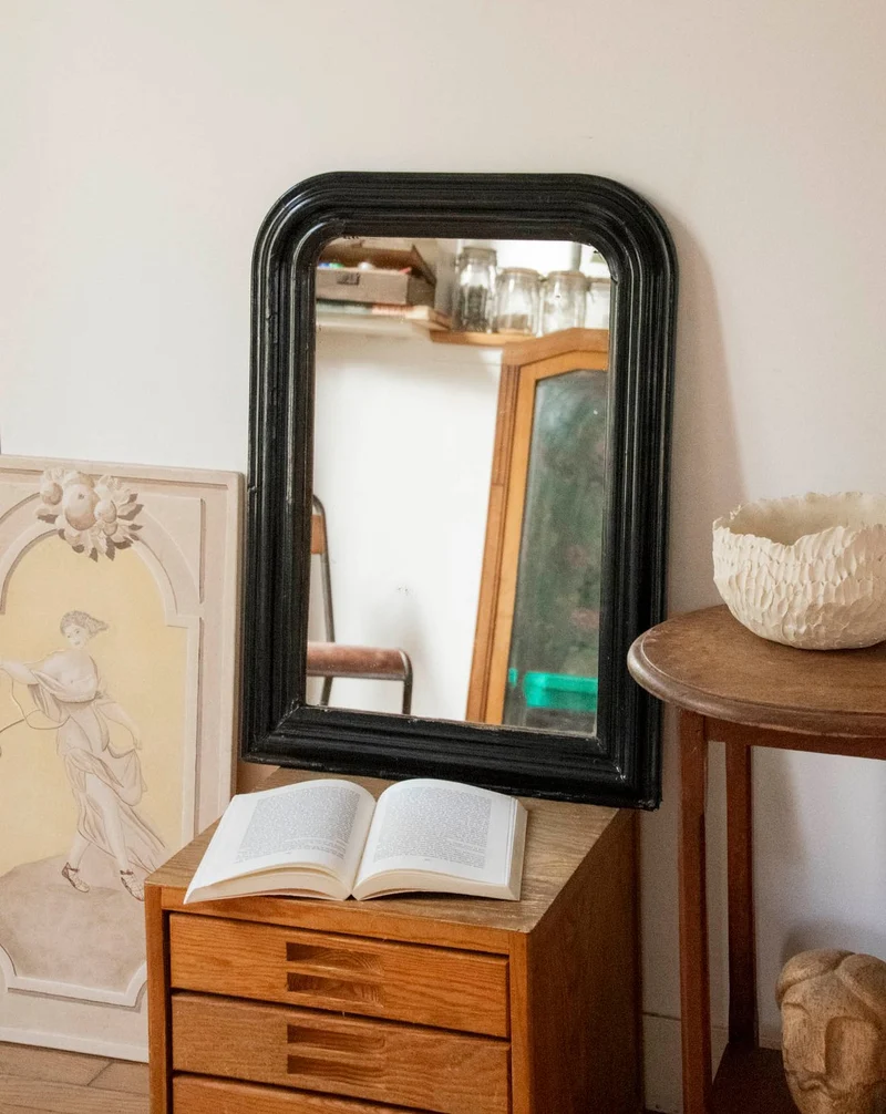 Georges, le miroir ancien au cadre noir N°1423