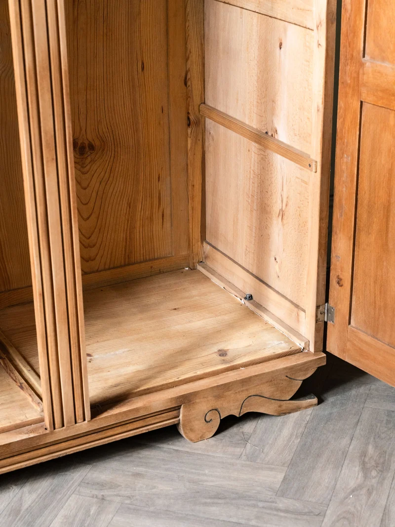 Blandine, l'armoire en bois sculpté style Art déco N°498