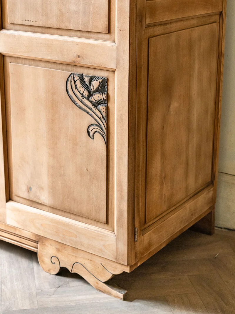 Blandine, l'armoire en bois sculpté style Art déco N°498
