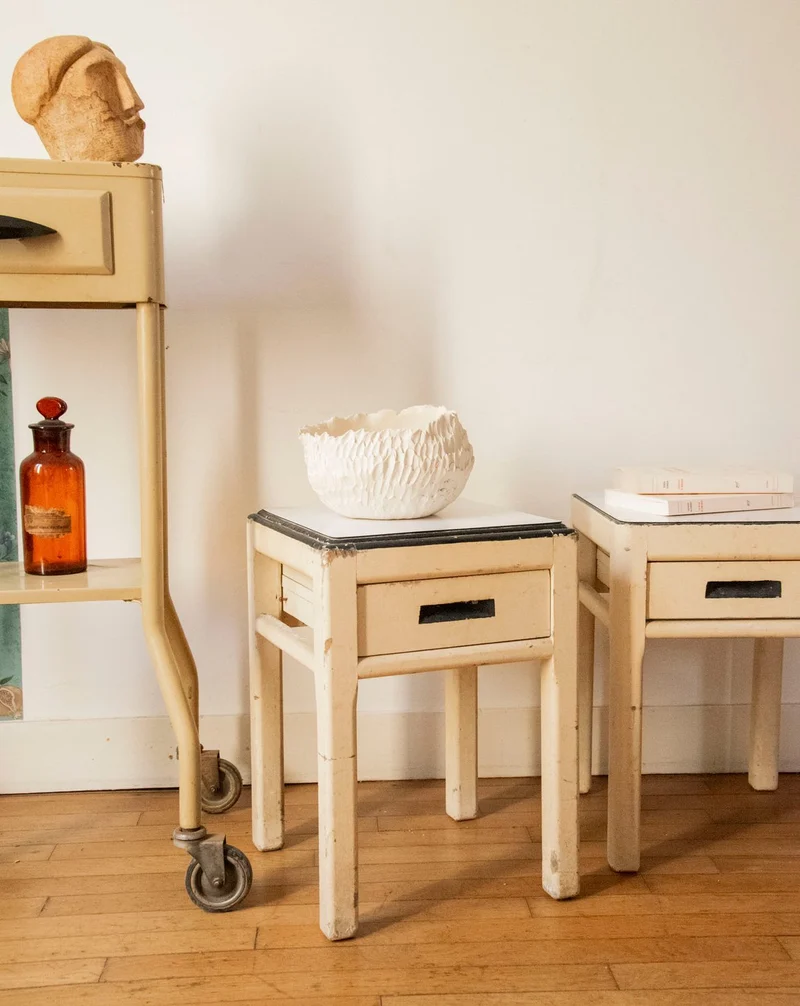 Hanna, la table d'appoint en formica beige N°1530