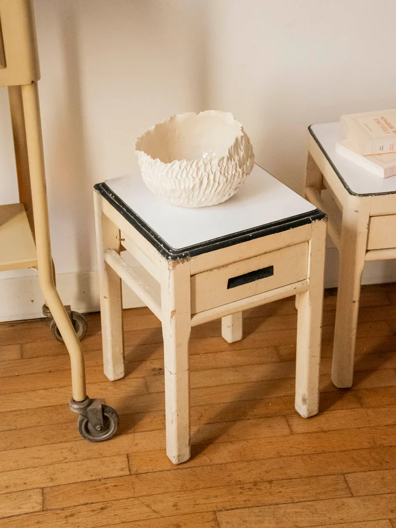 Hanna, la table d'appoint en formica beige N°1530