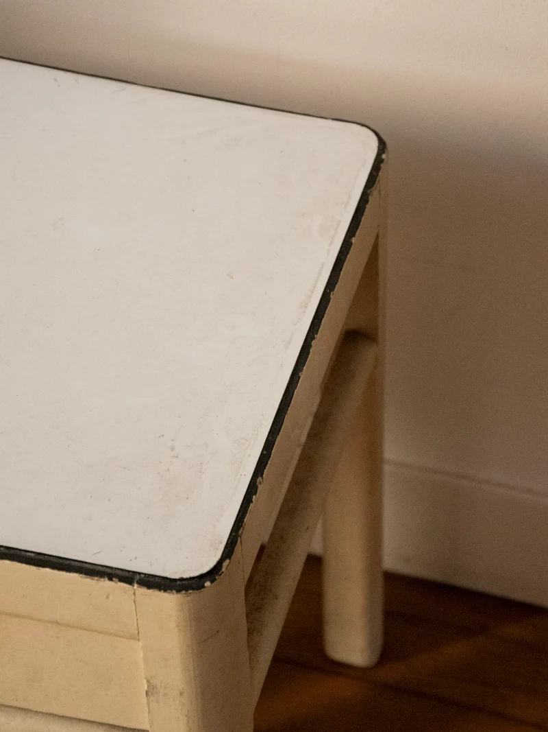 Hanna, la table d'appoint en formica beige N°1531