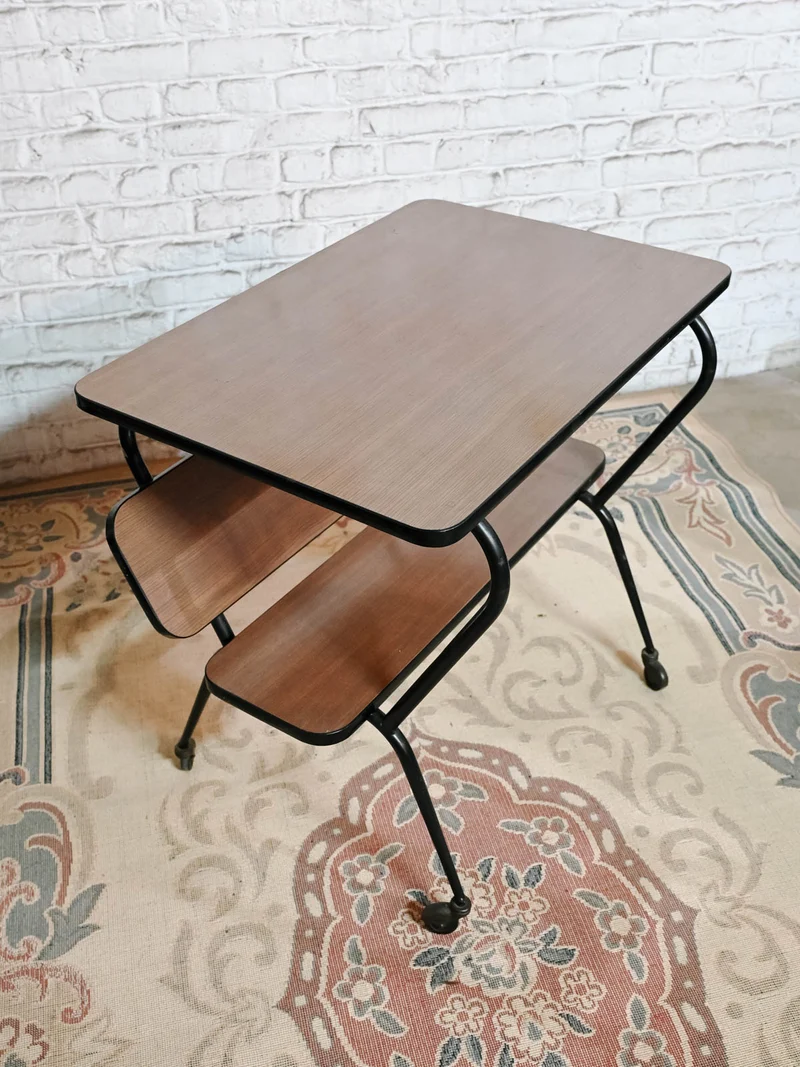 Anouk, la desserte vintage en formica N°387