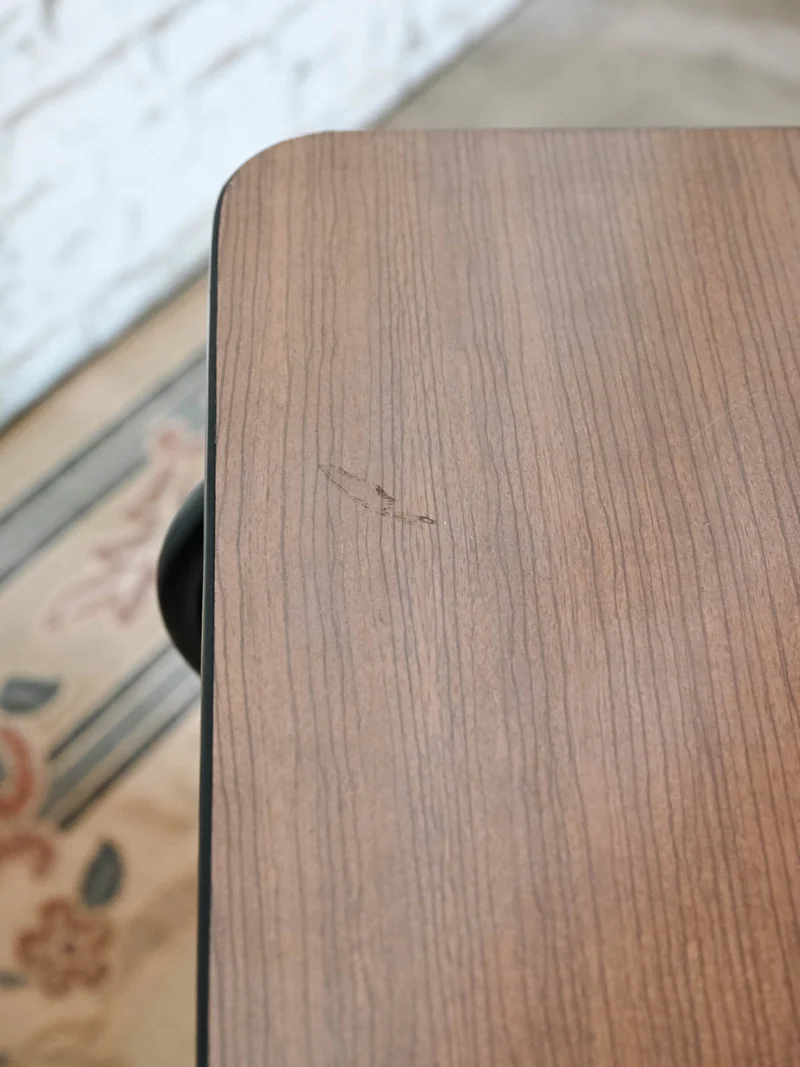 Anouk, la desserte vintage en formica N°387