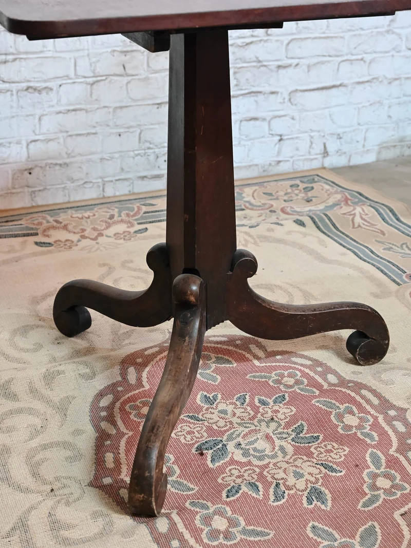 Francine, la table d'appoint pliable N°1524