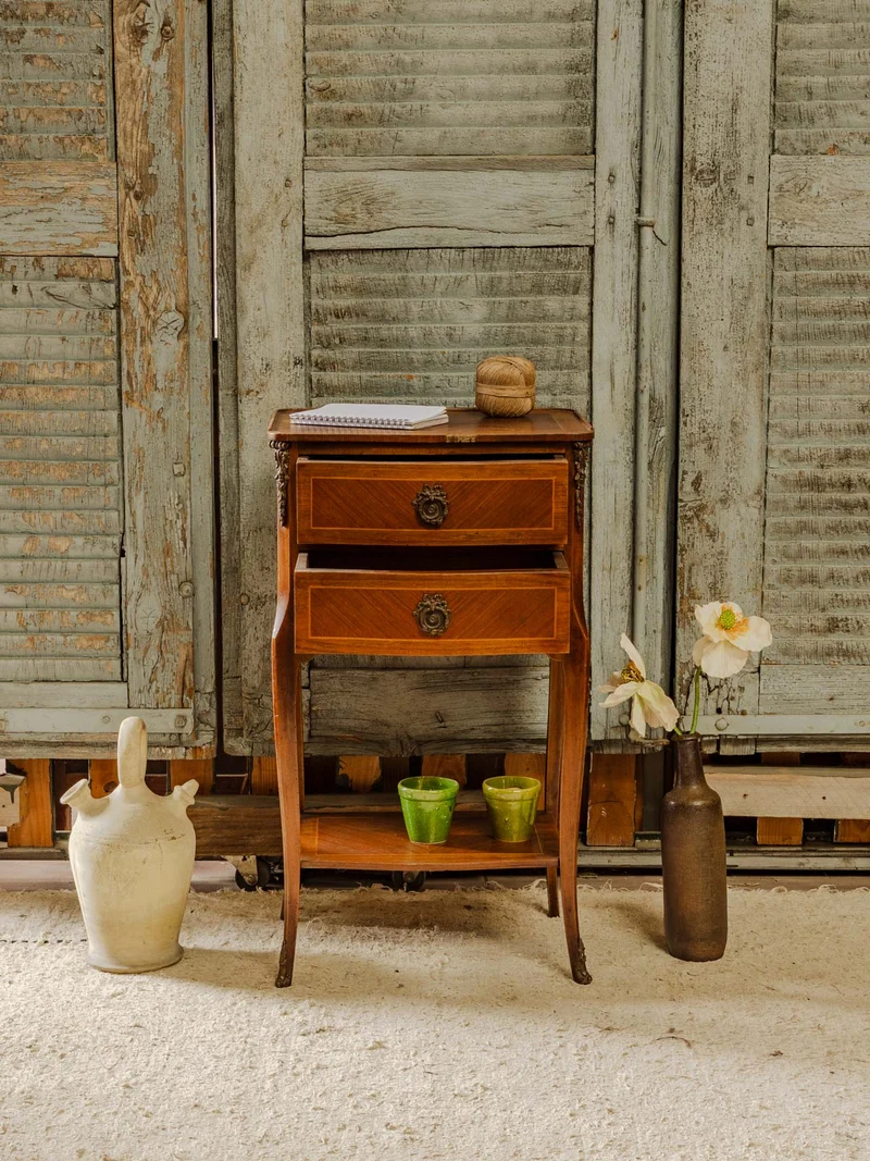 Odile, la table de chevet en bois N°1529