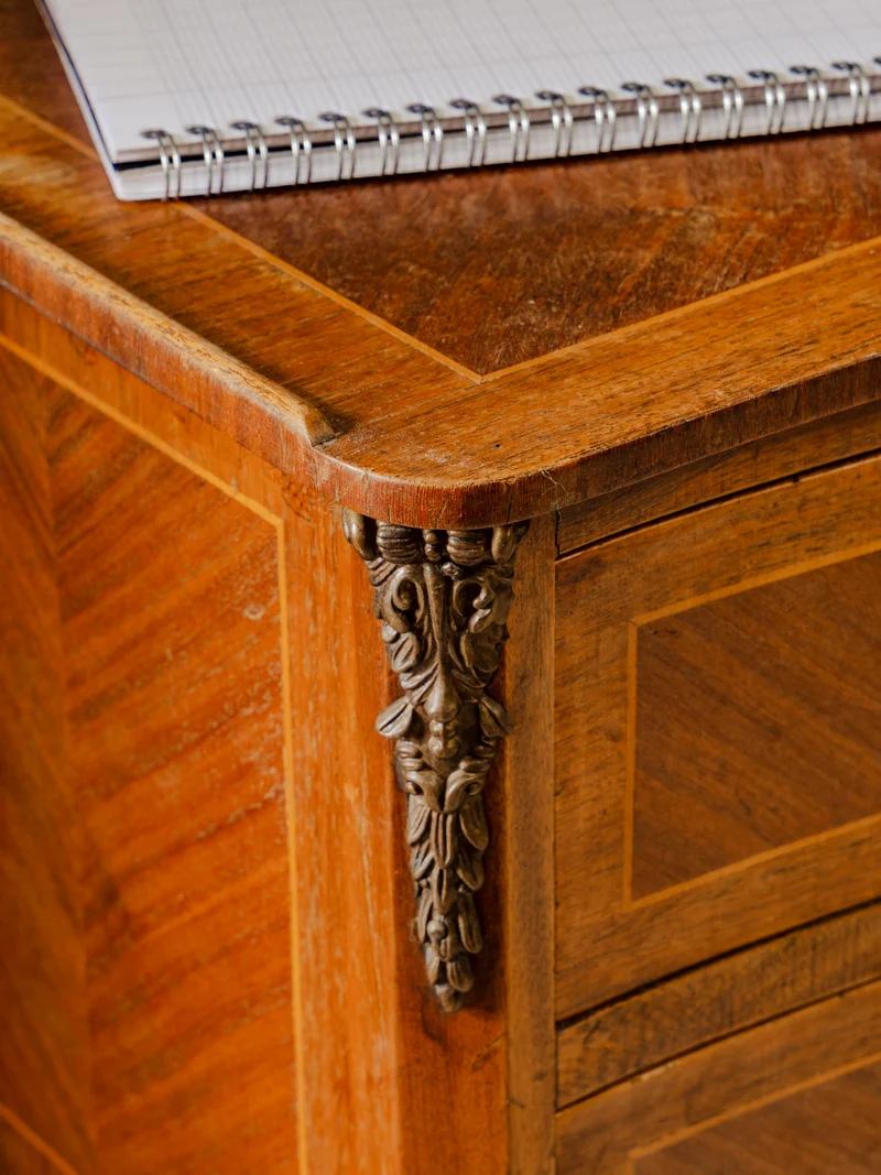Odile, la table de chevet en bois N°1529