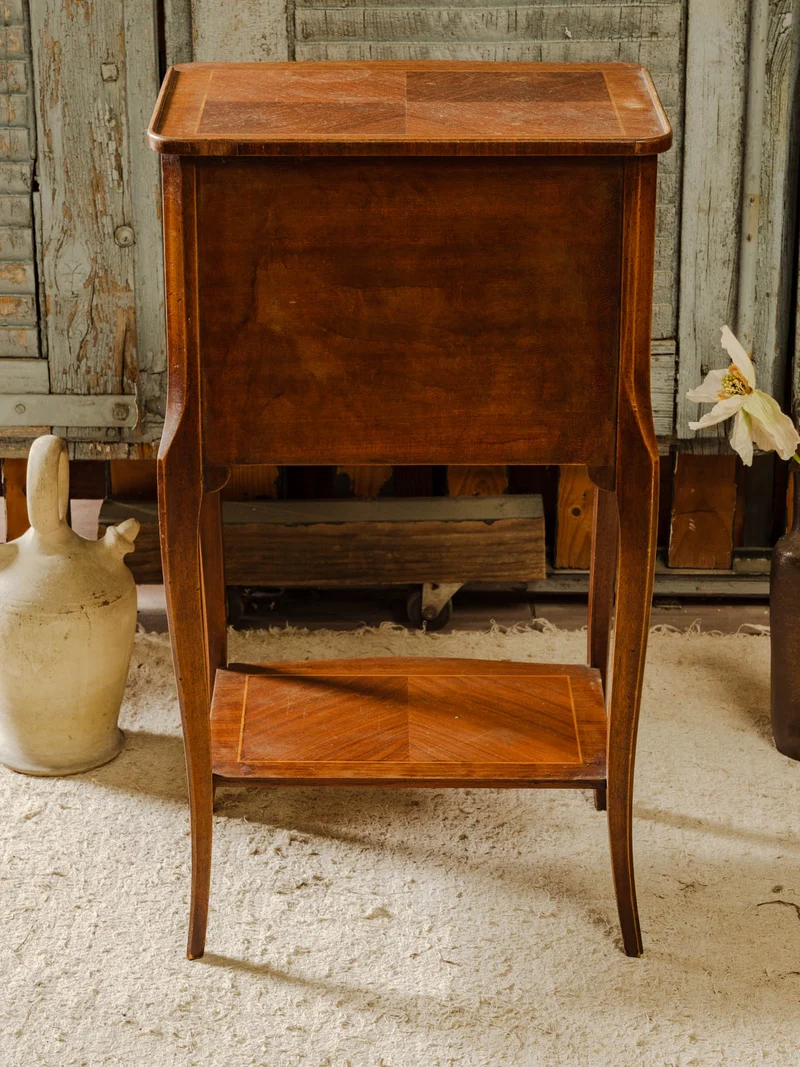 Odile, la table de chevet en bois N°1529