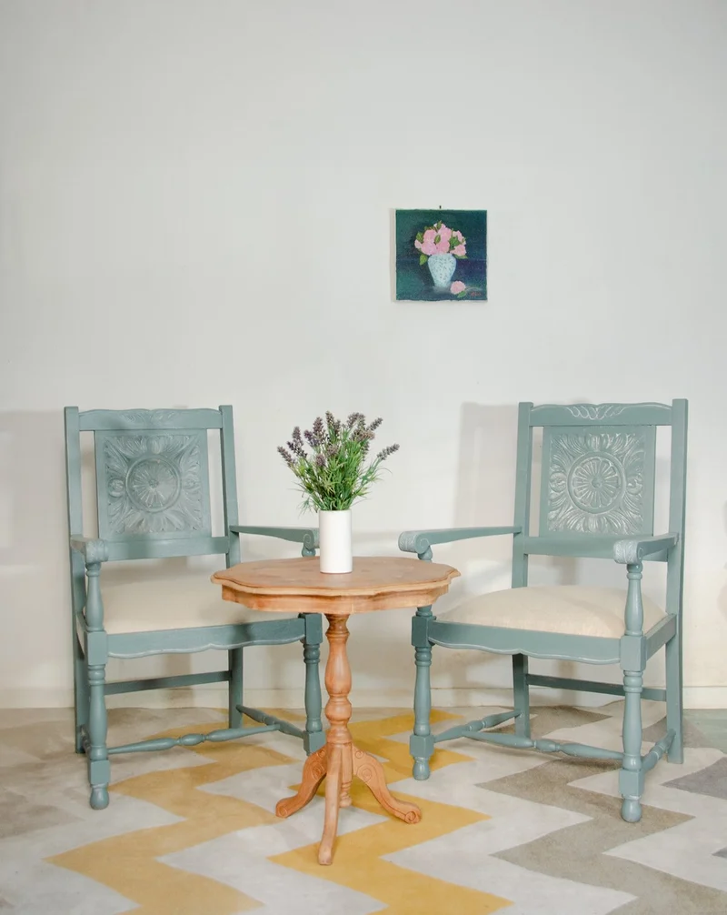 Ernest, la paire de fauteuils en bois N°1569