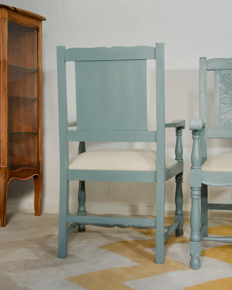 Ernest, la paire de fauteuils en bois N°1569