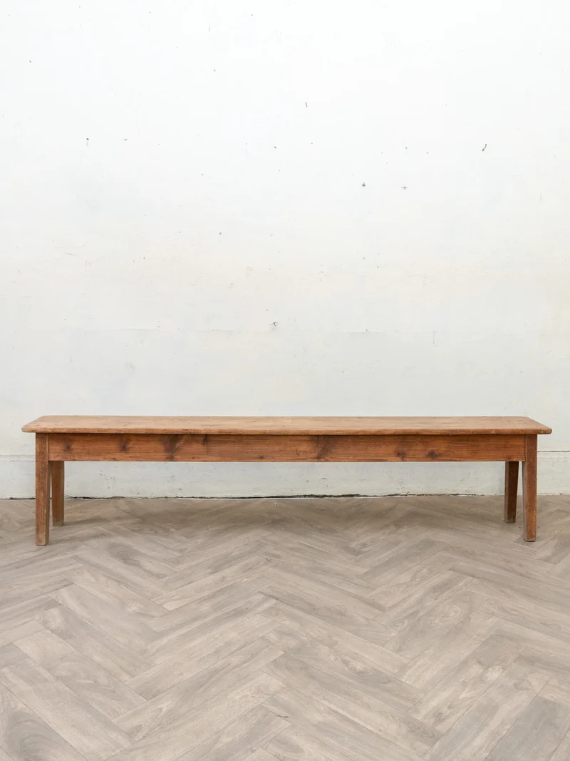 Antoine, le long banc en bois N°504