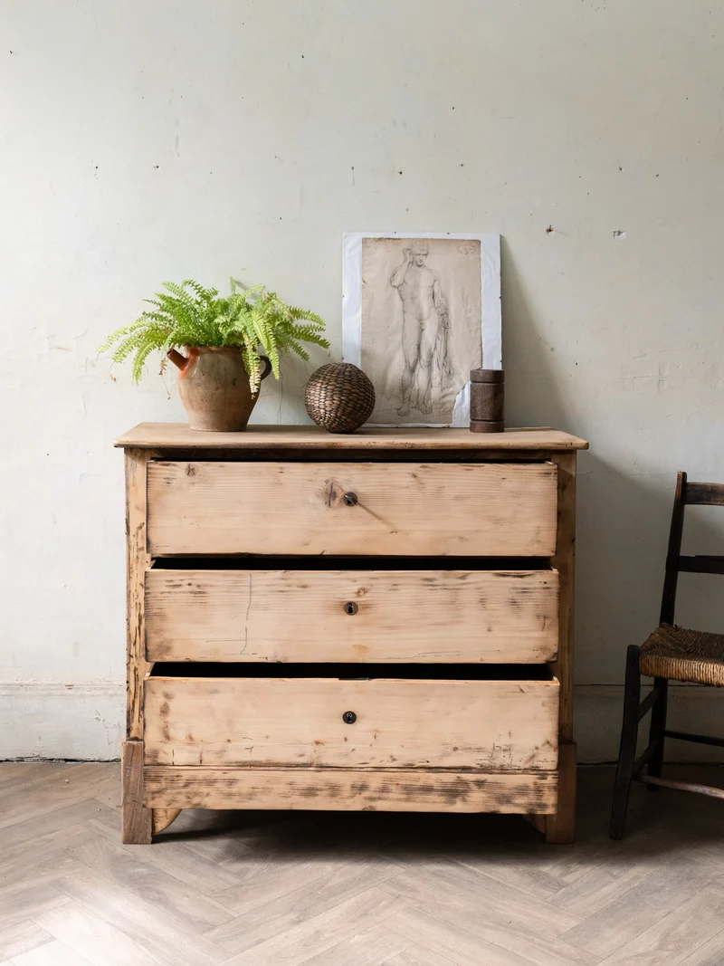 Garance, la commode ancienne en bois N°737