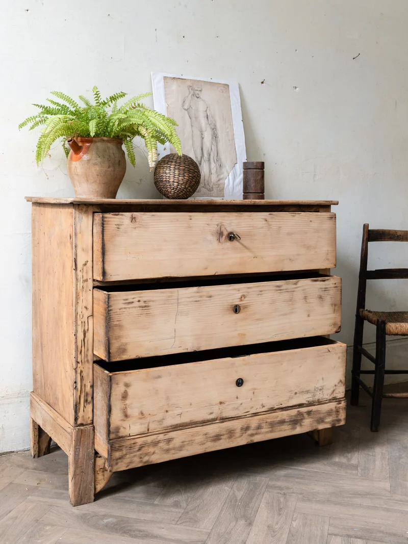 Garance, la commode ancienne en bois N°737