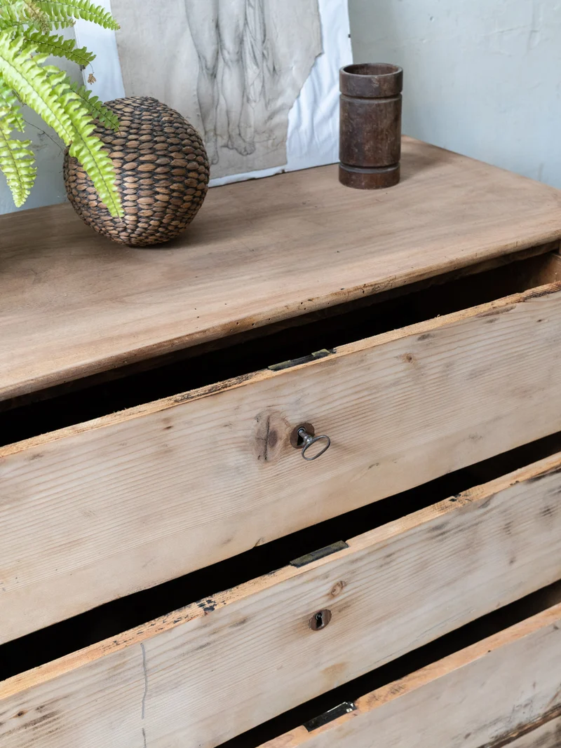 Garance, la commode ancienne en bois N°737