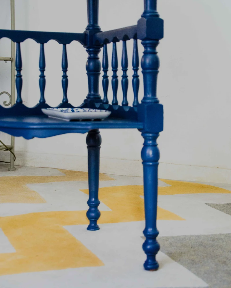 Francine, la table d'appoint en bois N°1531