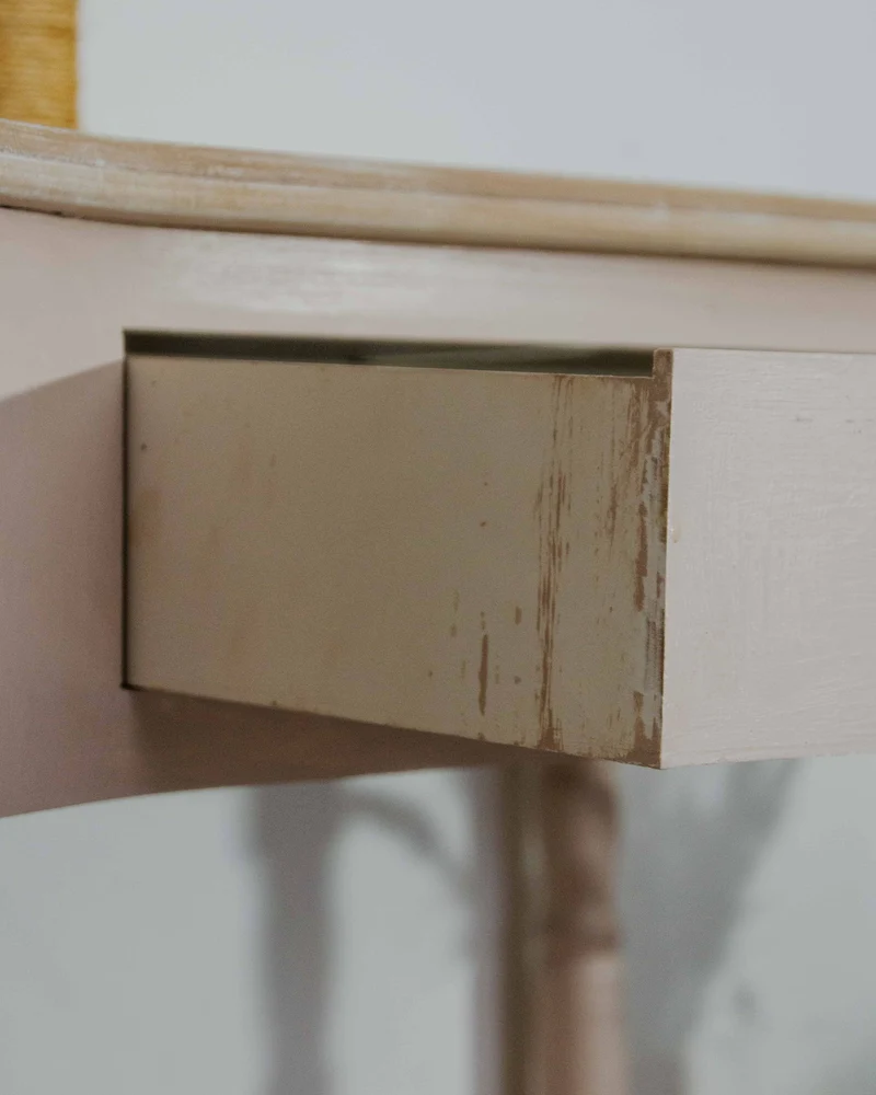Francine, la table d'appoint en bois N°1528