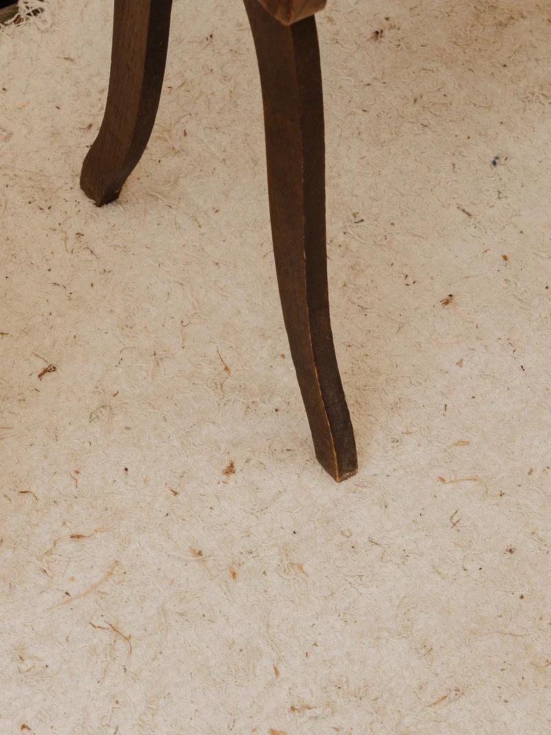 Brigitte, l'ancienne couseuse en bois N°357
