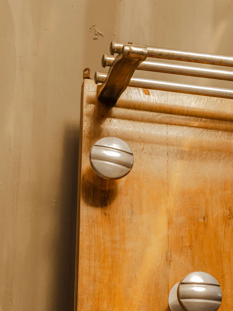 Max, le vestiaire en bois et chromé N°440