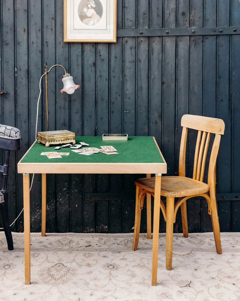 Billie, la table de jeux pliable fonctionnelle N°14