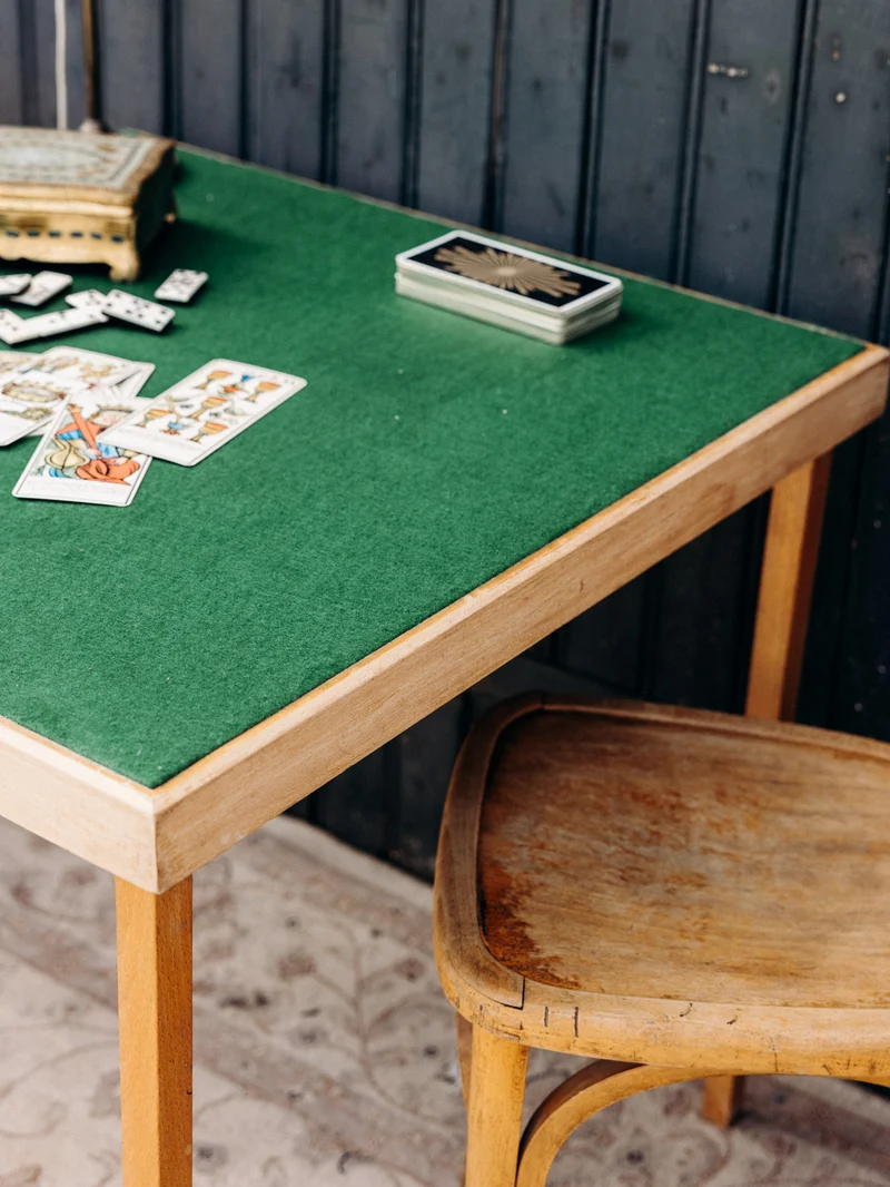 Billie, la table de jeux pliable fonctionnelle N°14