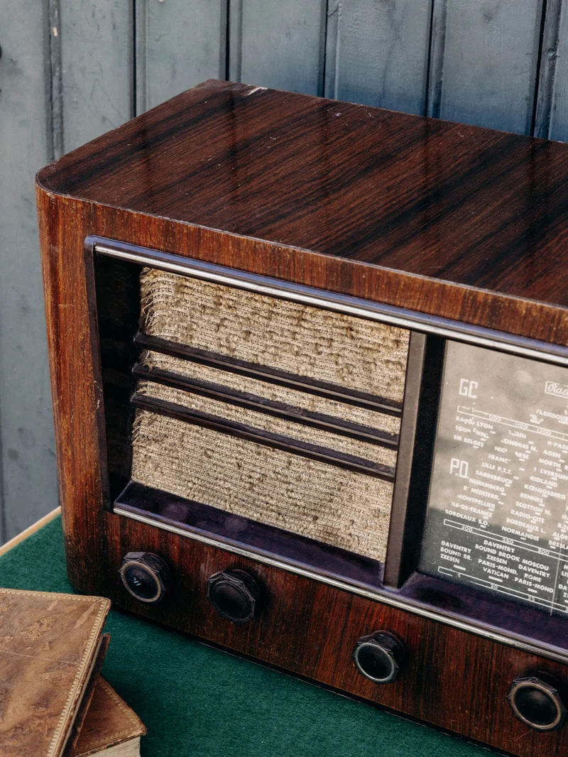 Nour, la radio ancienne au charme vintage N°64