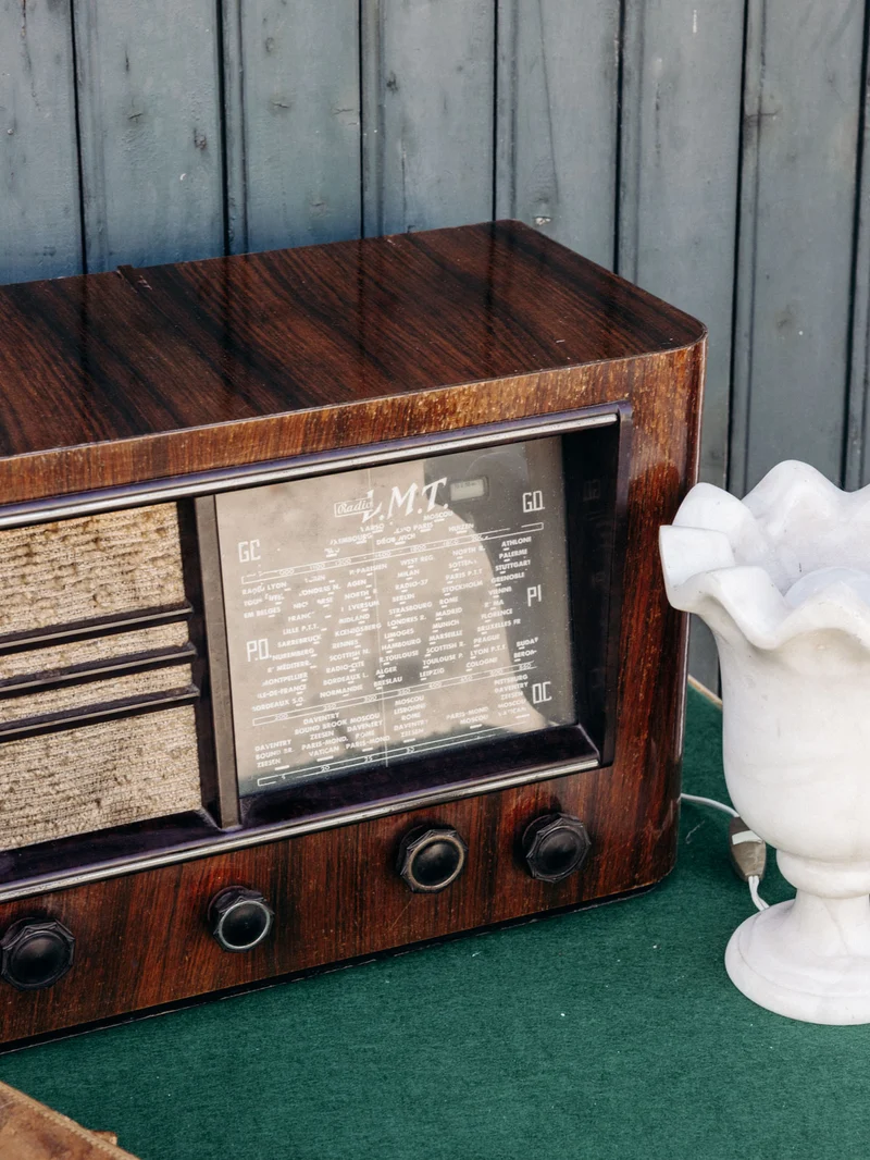 Nour, la radio ancienne au charme vintage N°64