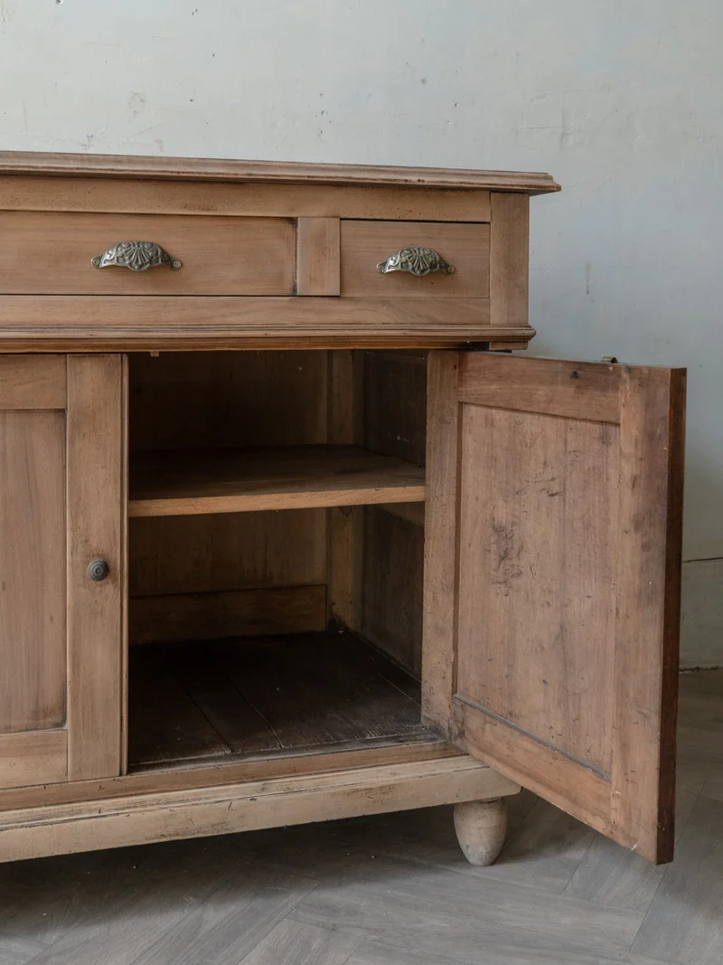 Gilbert, le buffet comptoir en bois massif N°1803