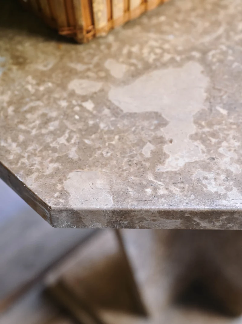 Hanna, la table d'appoint en marbre N°1528
