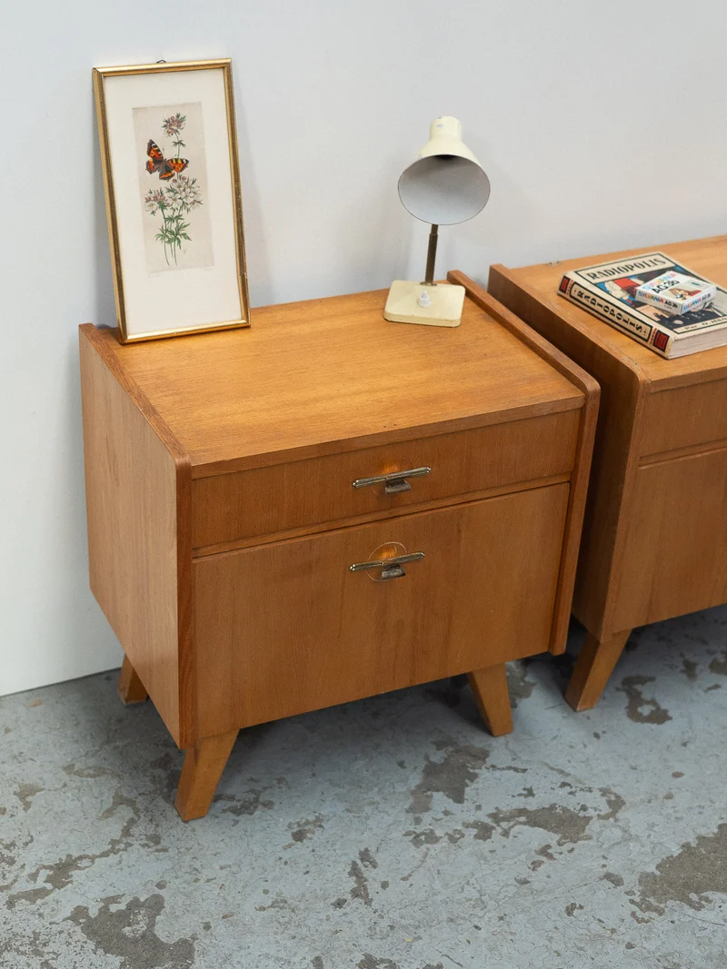 Maïa, la paire de tables de chevet en bois N°1554