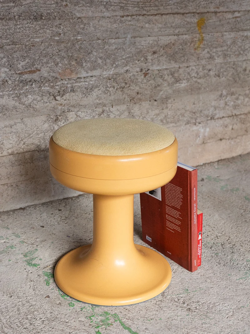 Axel, le tabouret des années 70 N°742
