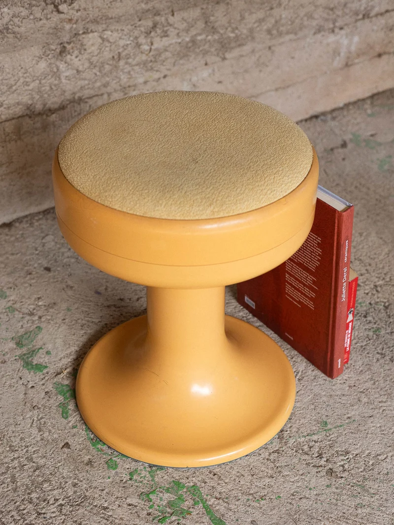 Axel, le tabouret des années 70 N°742