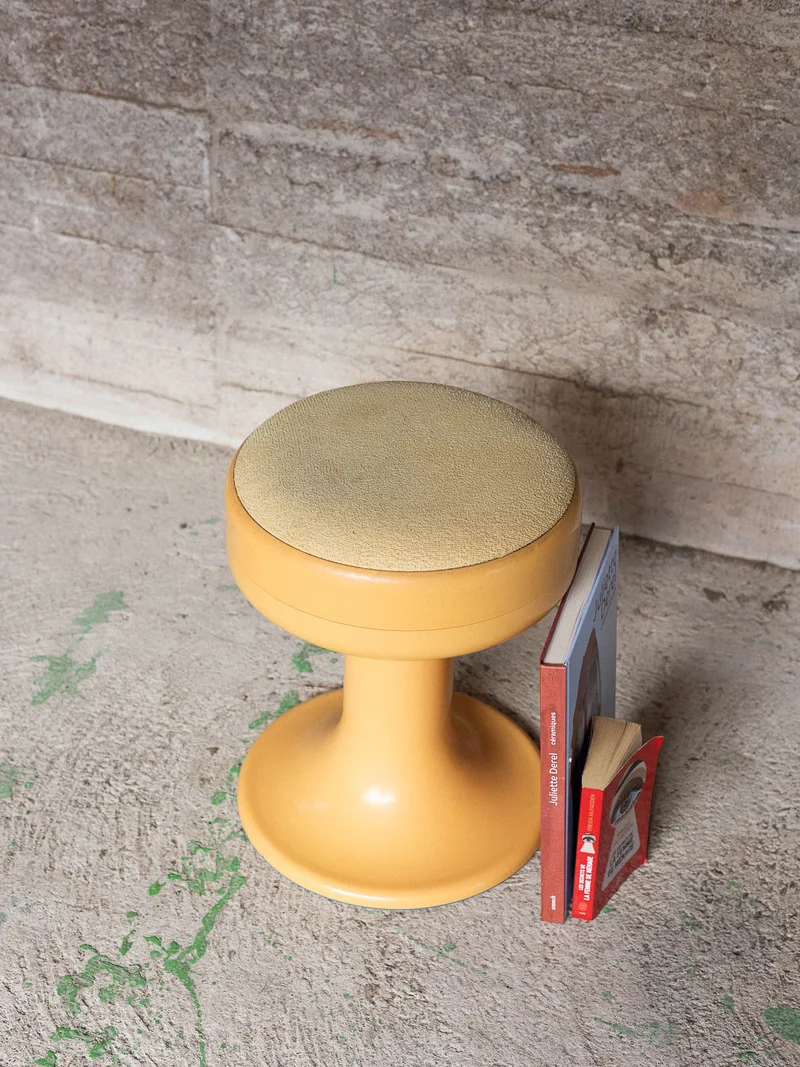 Axel, le tabouret des années 70 N°742