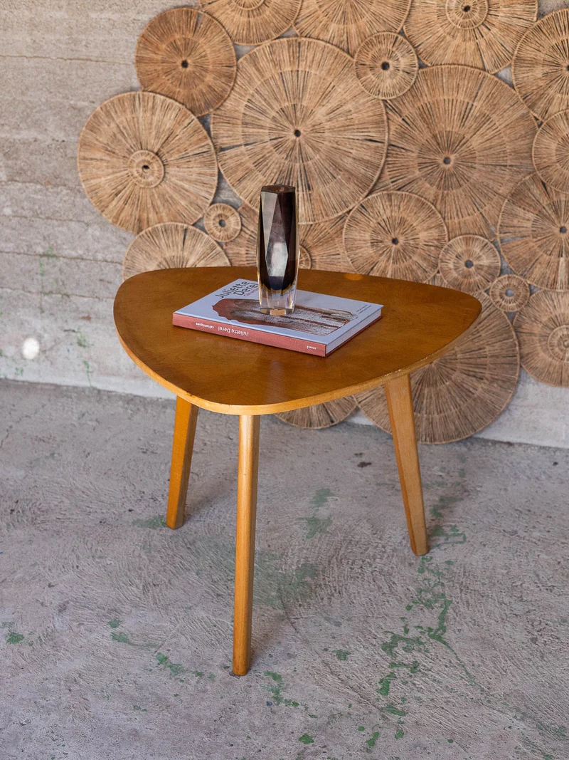 Donna, la table basse tripode N°1531
