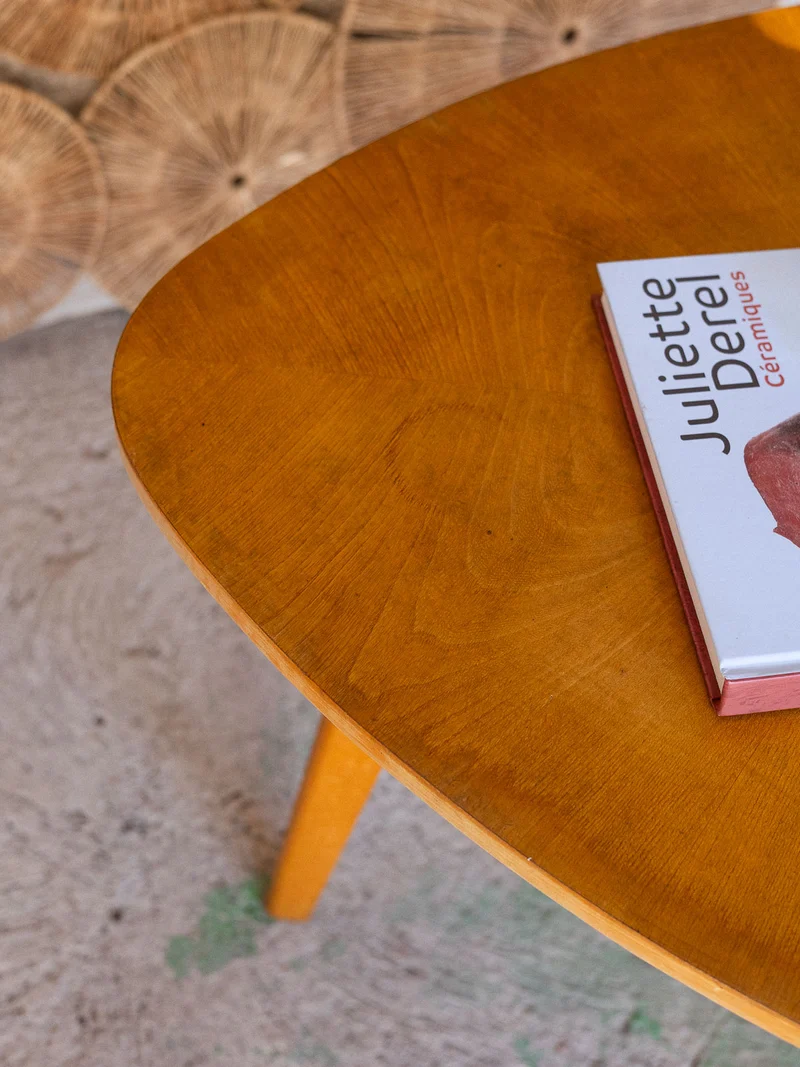 Donna, la table basse tripode N°1531