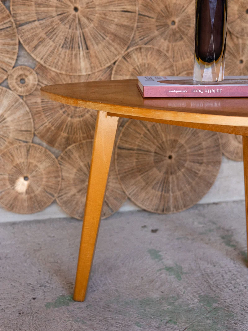 Donna, la table basse tripode N°1531