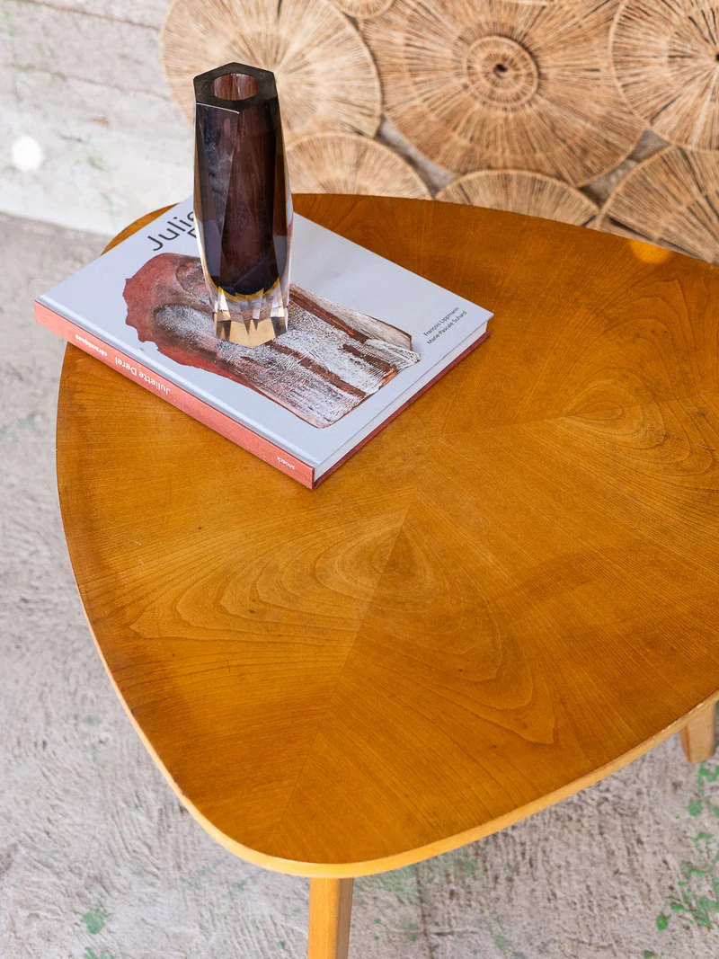 Donna, la table basse tripode N°1531