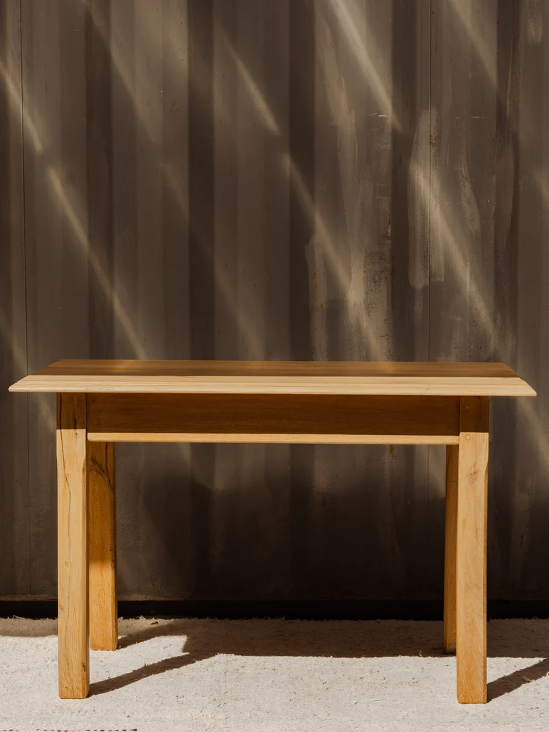 Romy, la table à manger en bois N°1483