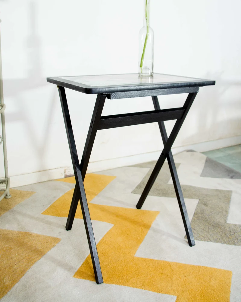 Hanna, la table d'appoint pliante en bois N°1533
