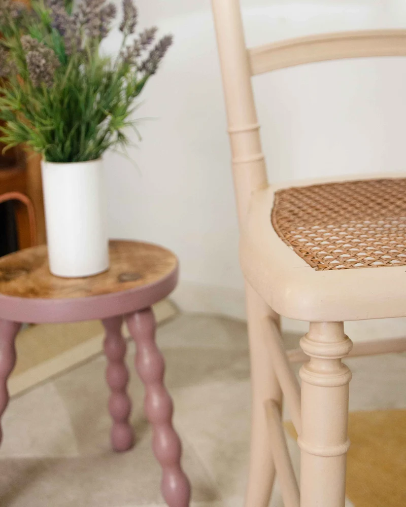 Claude, la petite chaise en cannage N°1570