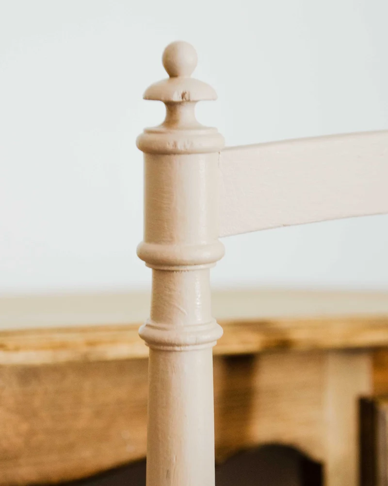 Claude, la petite chaise en cannage N°1570