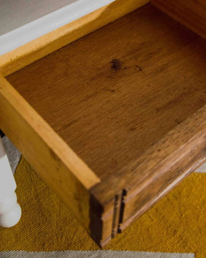 Odile, la table de chevet en chêne N°1535