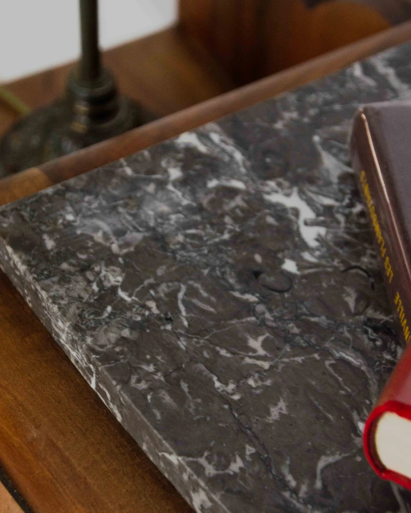 Odile, la table de chevet art déco en bois et marbre N°1534