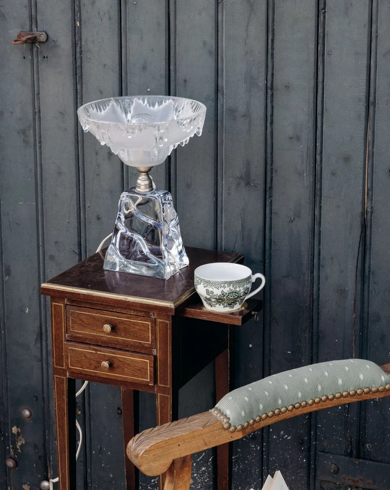 Suzanne, la lampe en verre translucide et fumé N°622