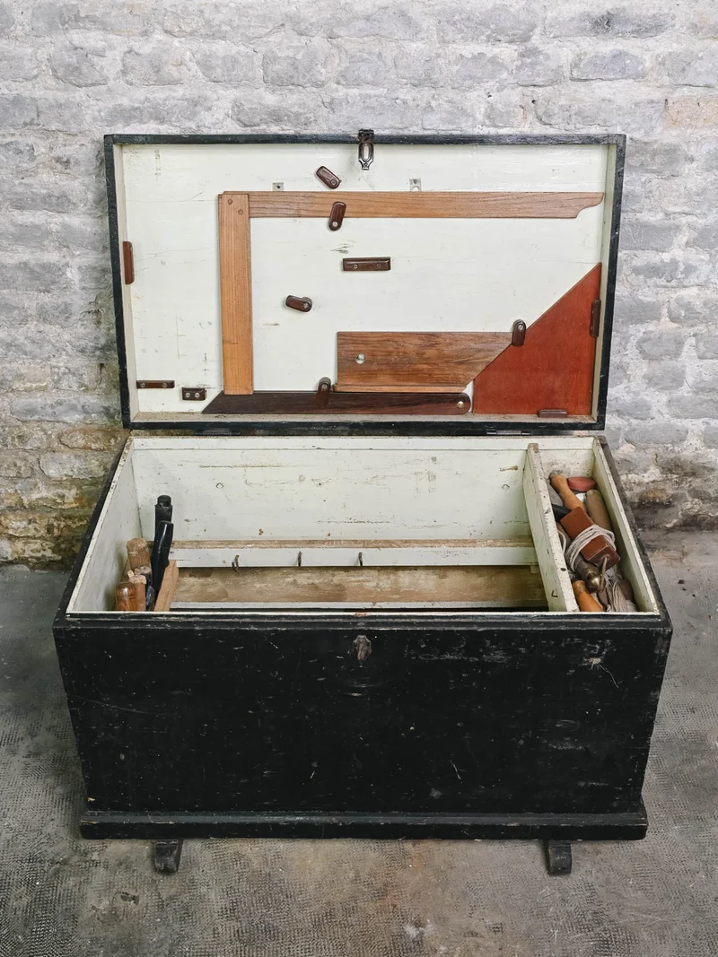 Lucien, l'ancien coffre de charpentier N°188