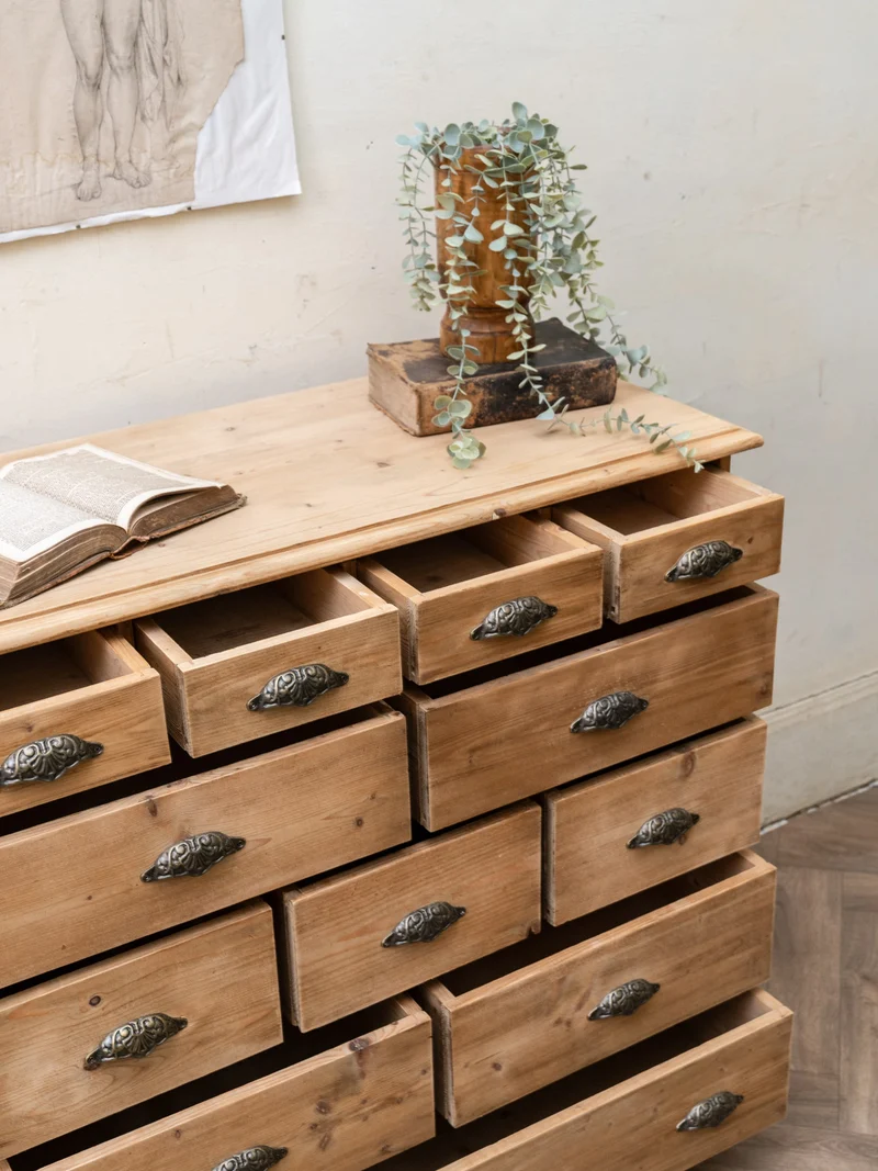 Garance, la commode en bois à 12 tiroirs N°728